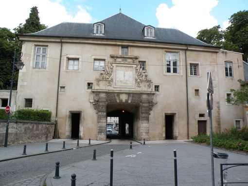  Porte de la Citadelle (façade sud)